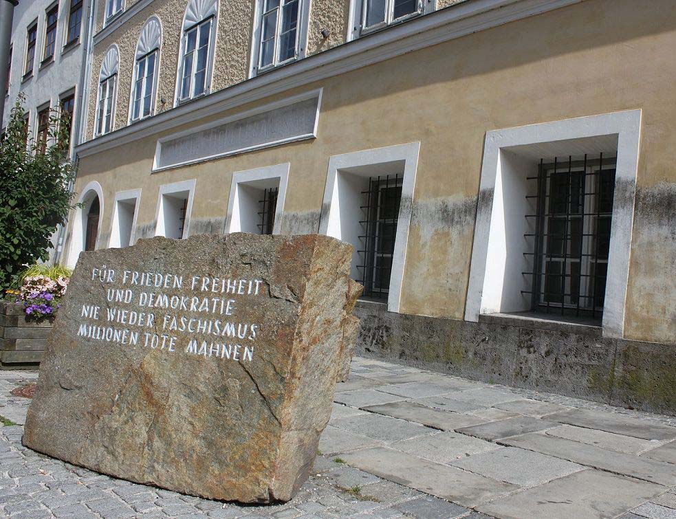 Hitlerova rodna kuca, Braunau, VIKI
