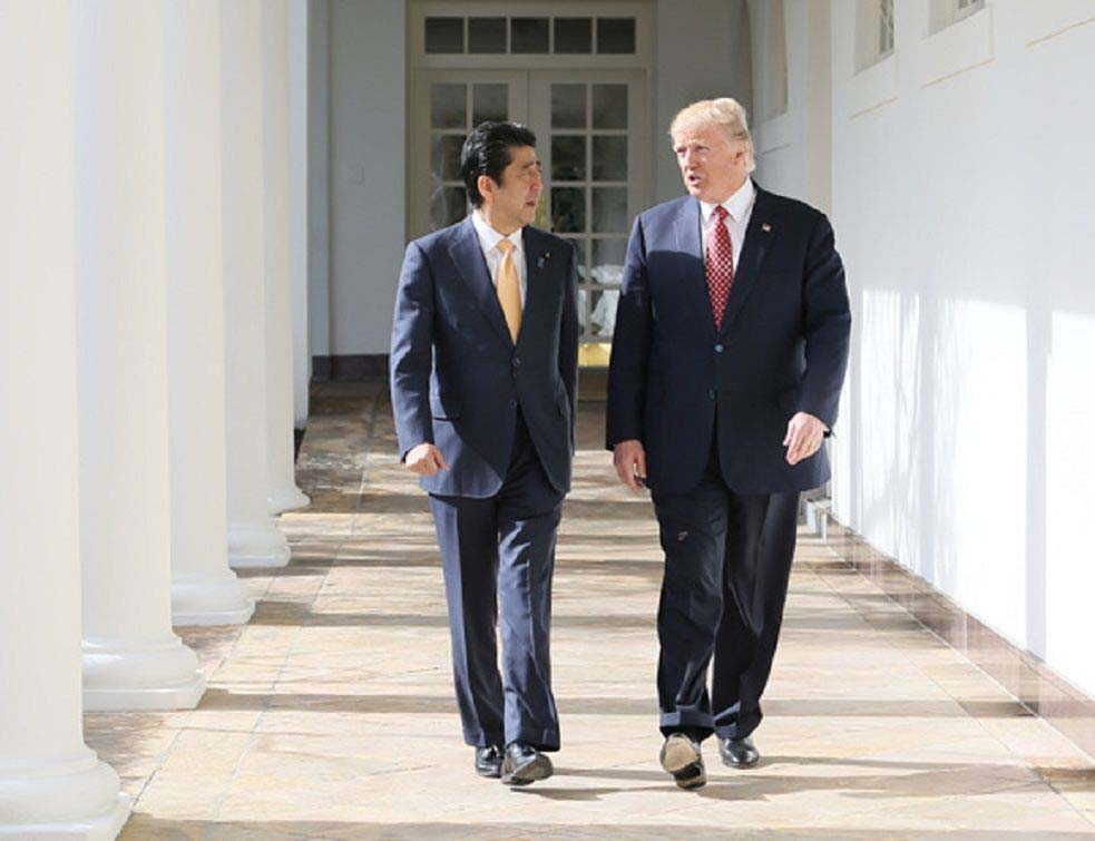 Sinzo Abe, Donald Tramp, VIKI